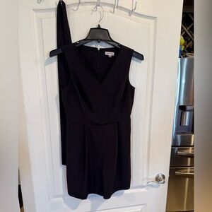 Calvin Klein women’s solid black sleeveless belted romper w pockets size 6